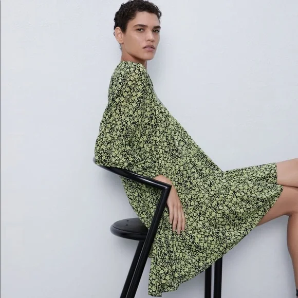 🍁HP🍁Zara Flowy Printed Dress - Picture 3 of 6